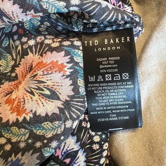 TIFNIE-Ruffled Floral V neck Blouse with 3/4 Sleeve - Picture 3 of 7